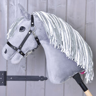Hobby Horse Calypso met Zwart Halster