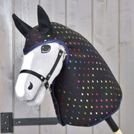 The Raincoat Sparkling Queen by Hobby Horse LarDen is a gray hobby horse with a black bridle and a raincoat-style hood with colorful squares, mounted on a wooden stick—perfect for imaginative adventures in any weather.