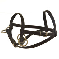 Bitloos hoofdstel van Hobby Horse LarDen, een zwart kunstleren halster met metalen ringen en gespen, ideaal voor je Hobby Horse, getoond tegen een witte achtergrond.
