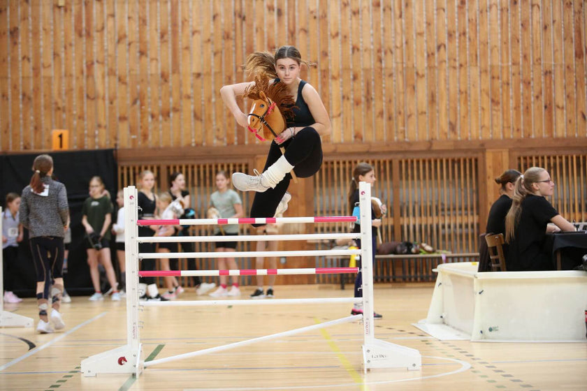 5 Veelvoorkomende Fouten bij het Hobby Horsing Springen en Hoe Je Ze Kunt Voorkomen