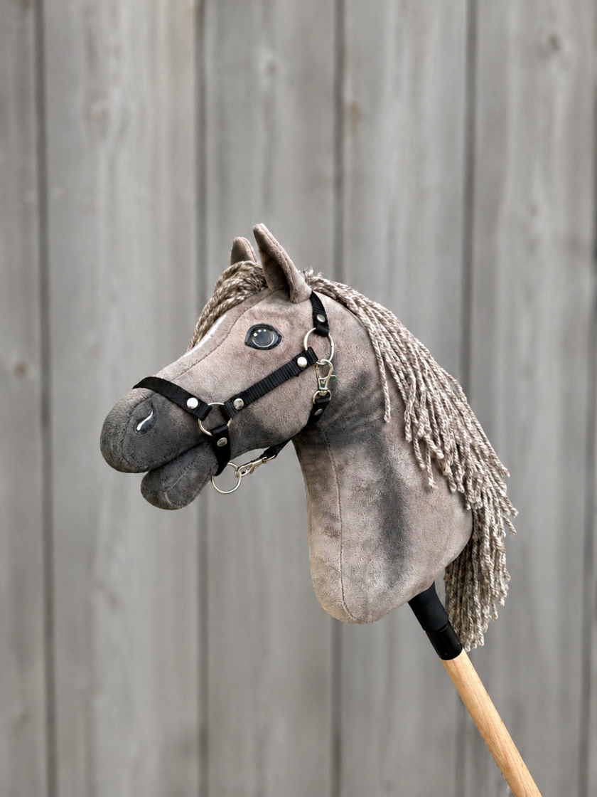 Hobby Horse Swing met Zwart Halster - maat S