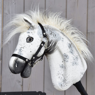 Hobby Horse Aspen met zwart Halster, maat S