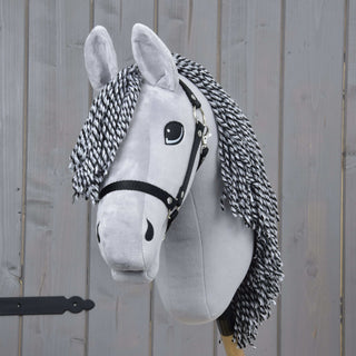 Hobby Horse Caesar met zwart Halster