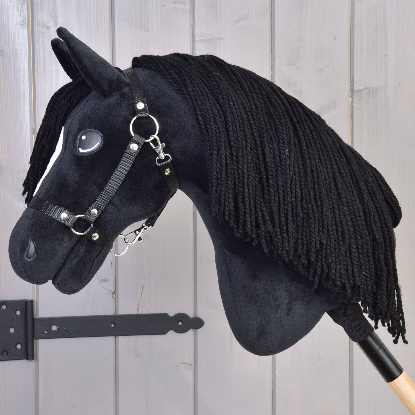 Hobby Horse Cloony met Zwart Halster