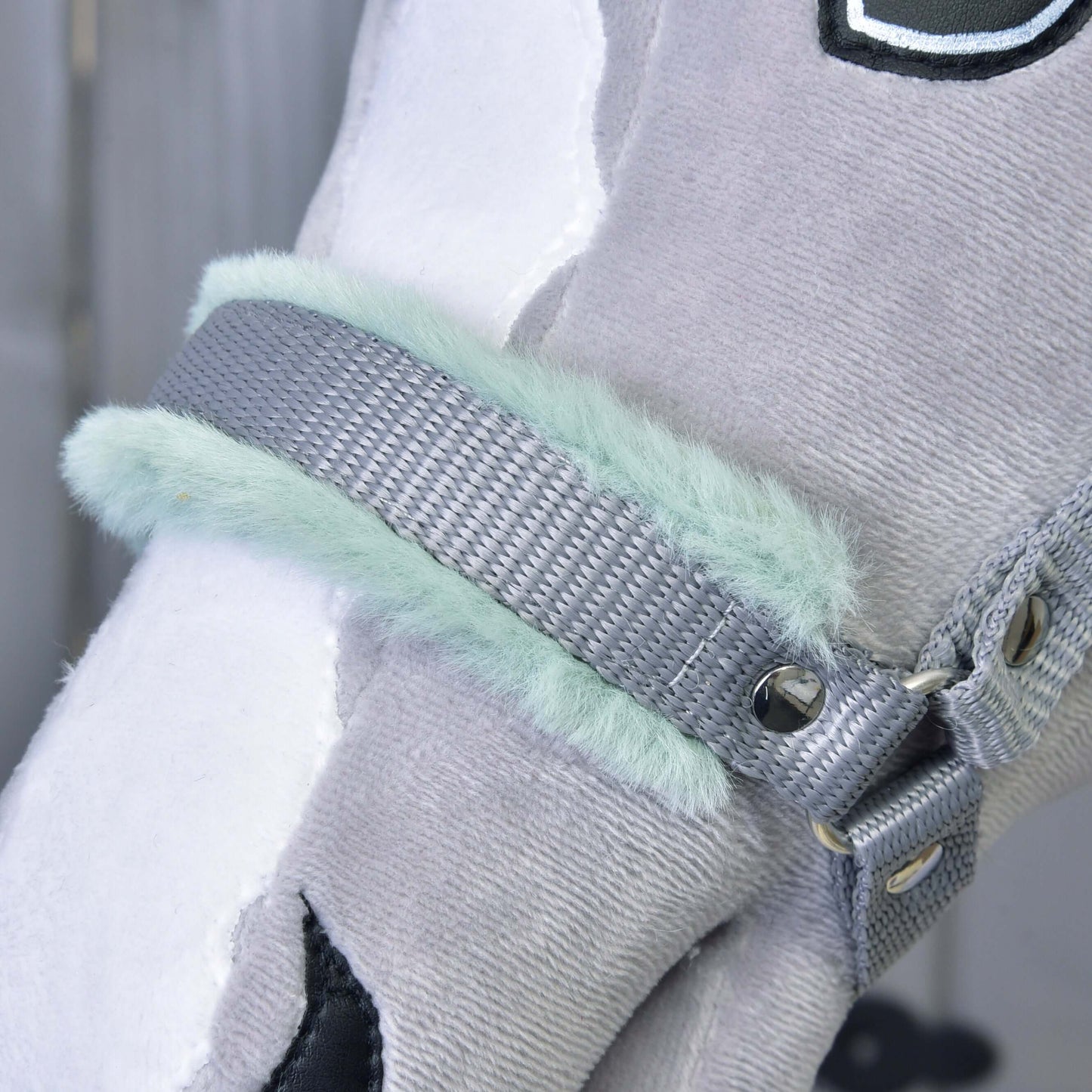 Halter grey with mint fur 2