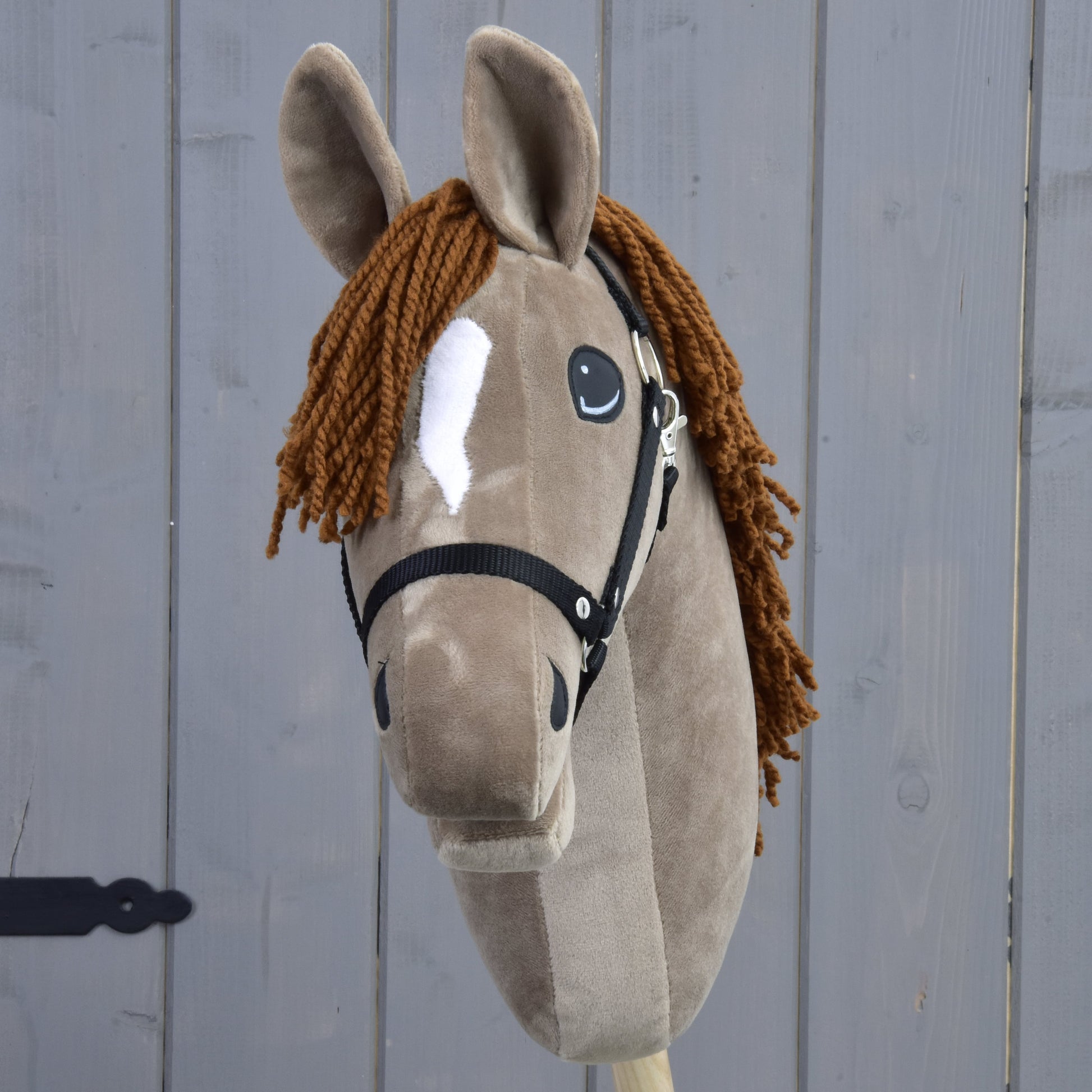 Hobby Horse Oliver met Zwart Halster + Bont Halster GRATIS