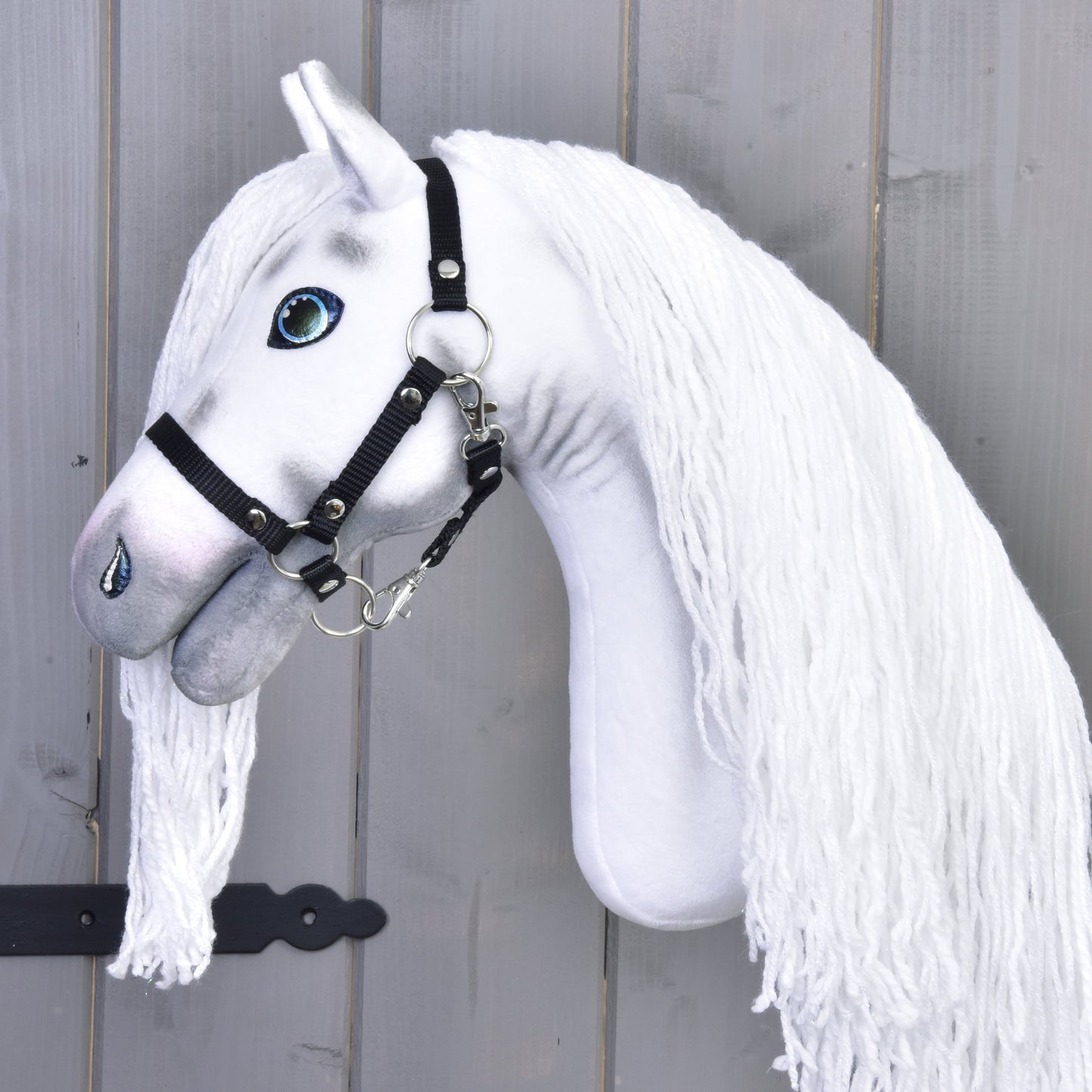 Hobby Horse Quicksilver met Zwart Halster