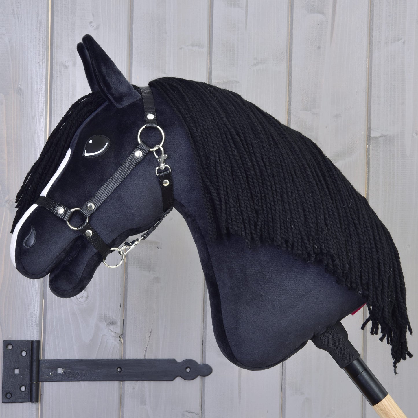 Hobby Horse Freya met Zwart Halster