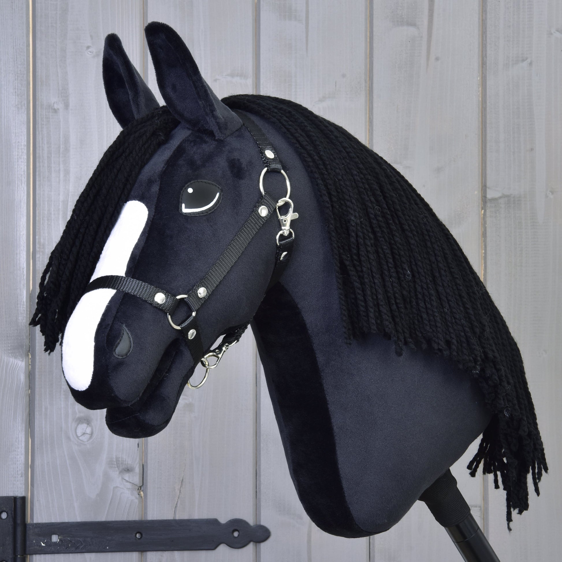 Hobby Horse Freya met Zwart Halster