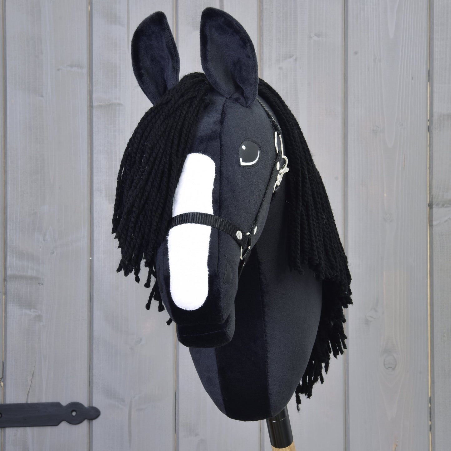 Hobby Horse Freya met Zwart Halster