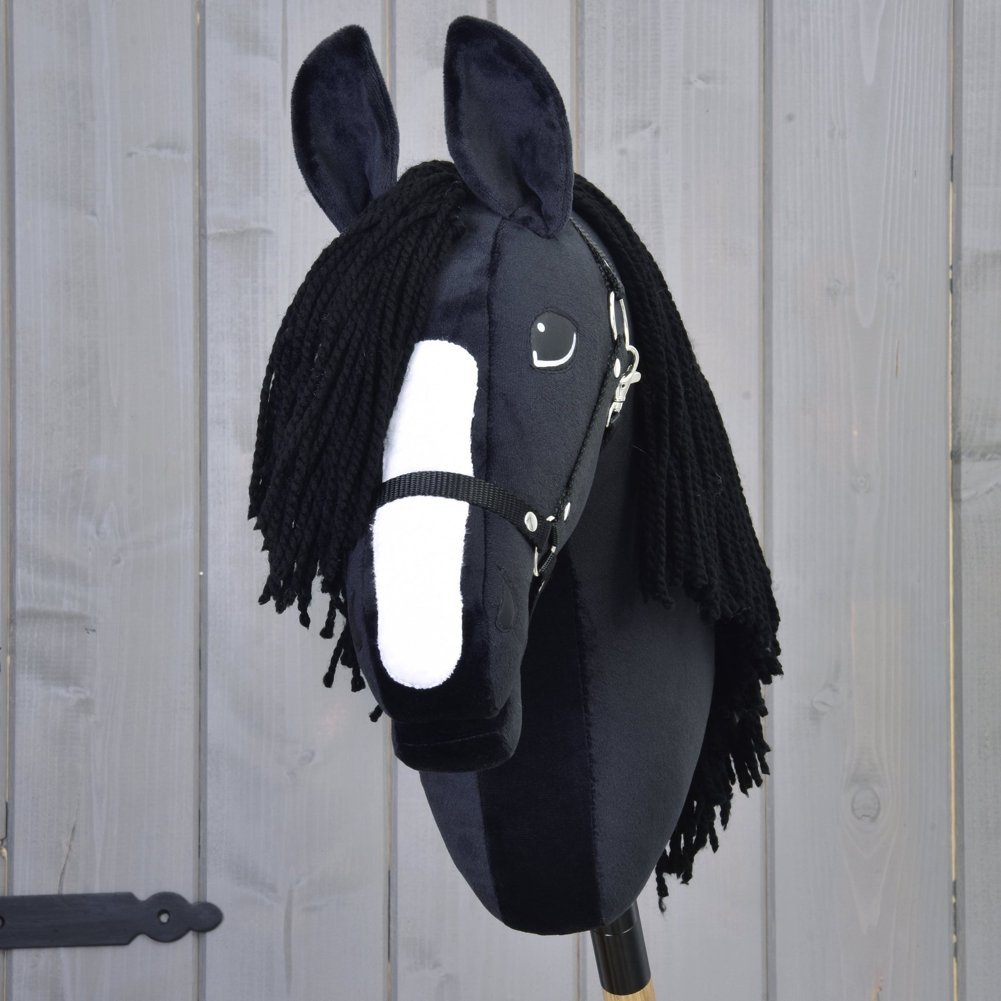 Hobby Horse Freya met Zwart Halster
