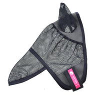 Vliegmasker De Luxe Volledig van Hobby Horse LarDen, een zwart wasbaar mesh vliegmasker met oorbeschermers en een roze LeMieux-label, ontworpen om het gezicht en de oren van je paard tegen insecten te beschermen.