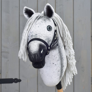 Hobby Horse Naivy met Zwart Halster - maat S