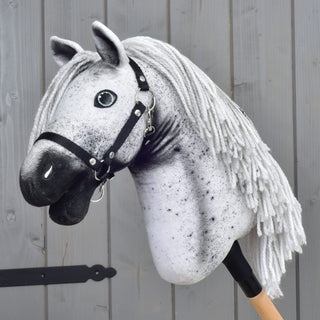 Hobby Horse Naivy met Zwart Halster - maat S