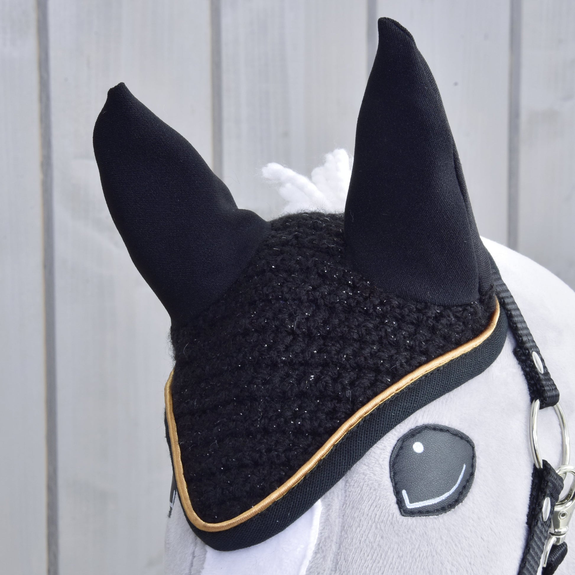 Oornetje gehaakt Black Gold