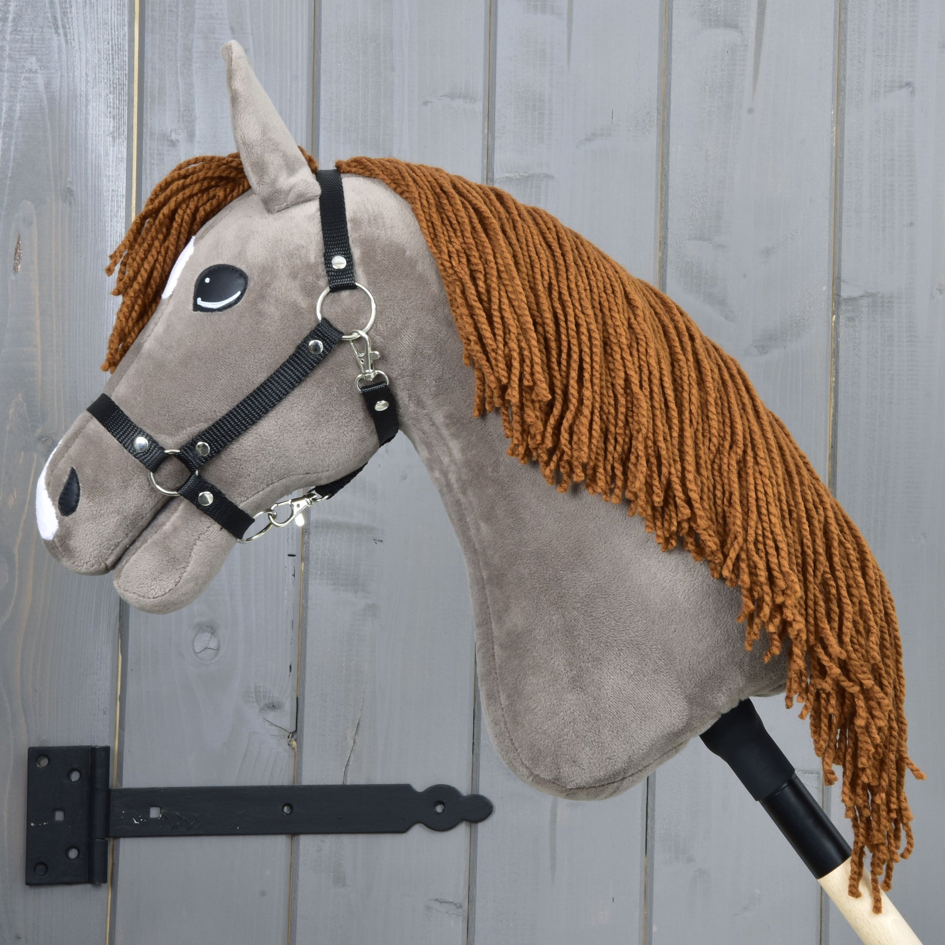 Hobby Horse Chanell met zwart Halster