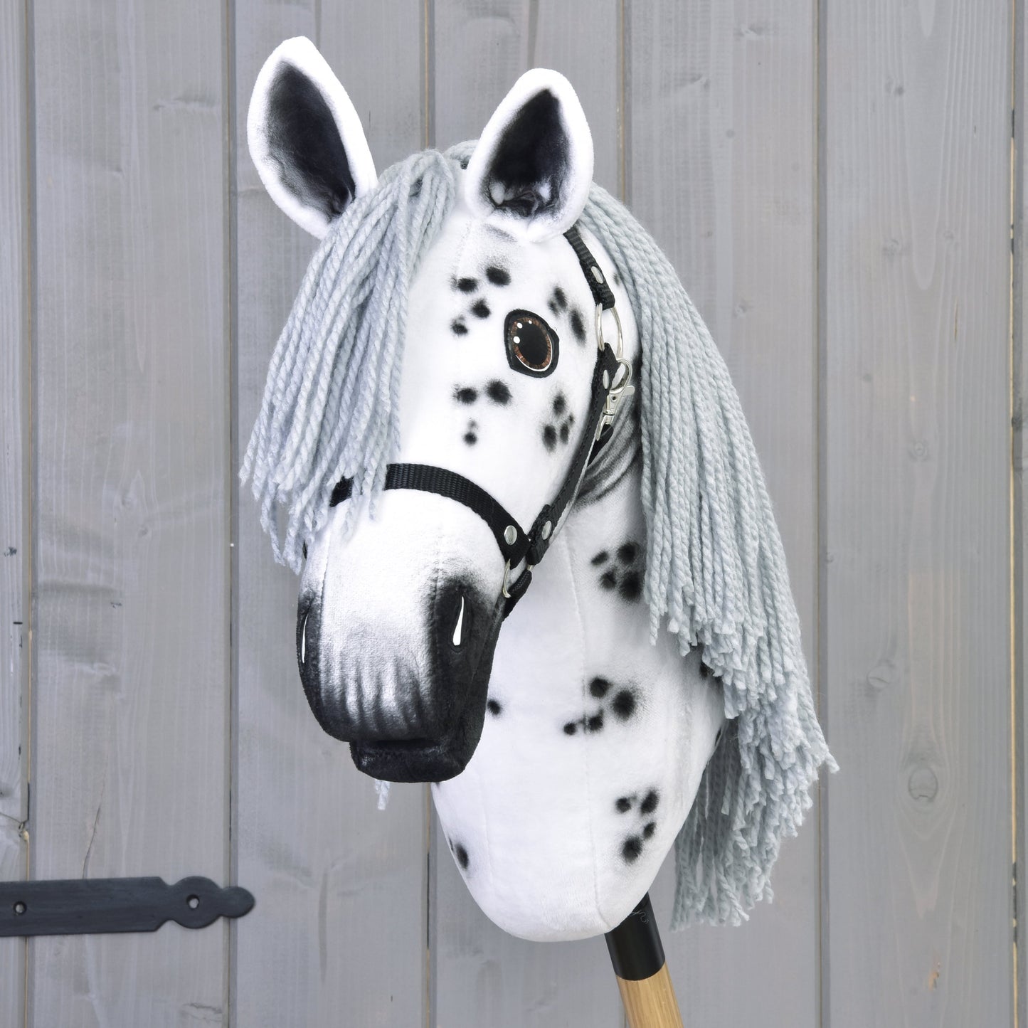 Hobby Horse Chantal met zwart Halster
