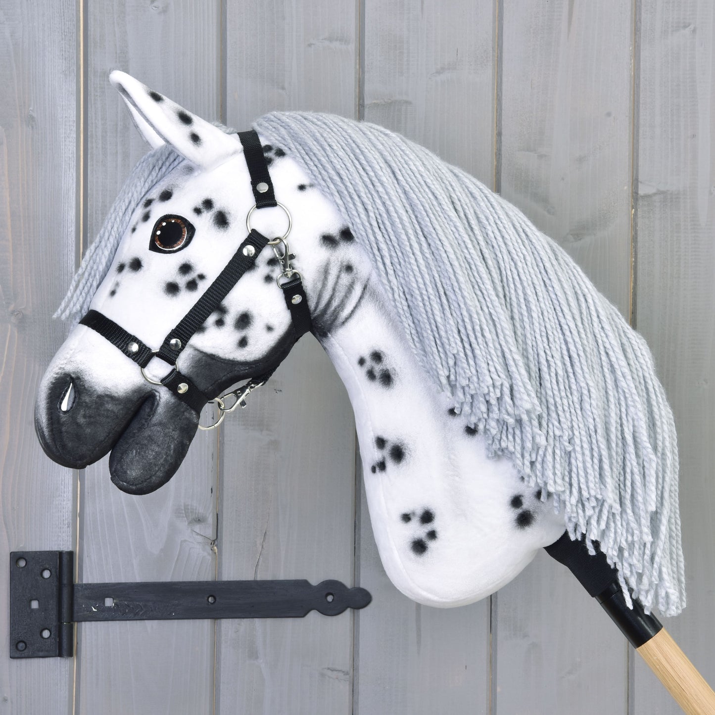 Hobby Horse Chantal met zwart Halster