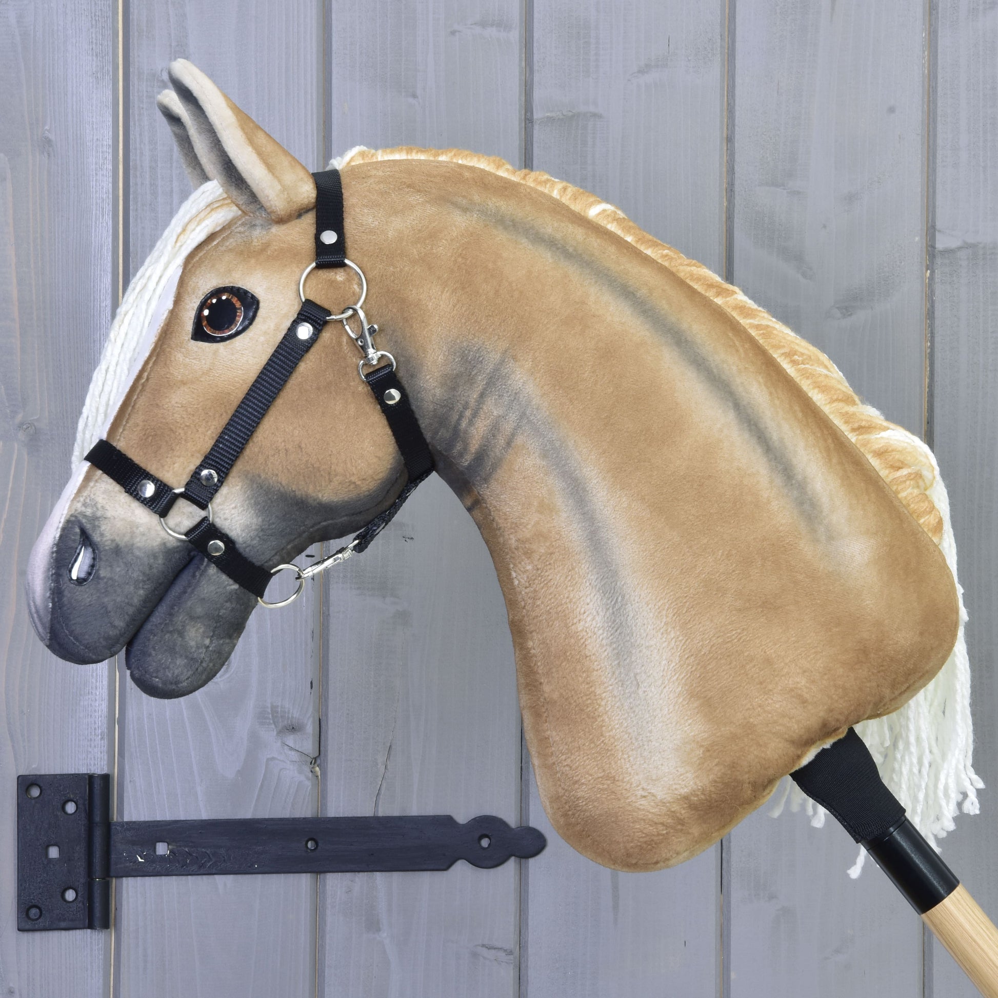 Hobby Horse Connie met Zwart Halster