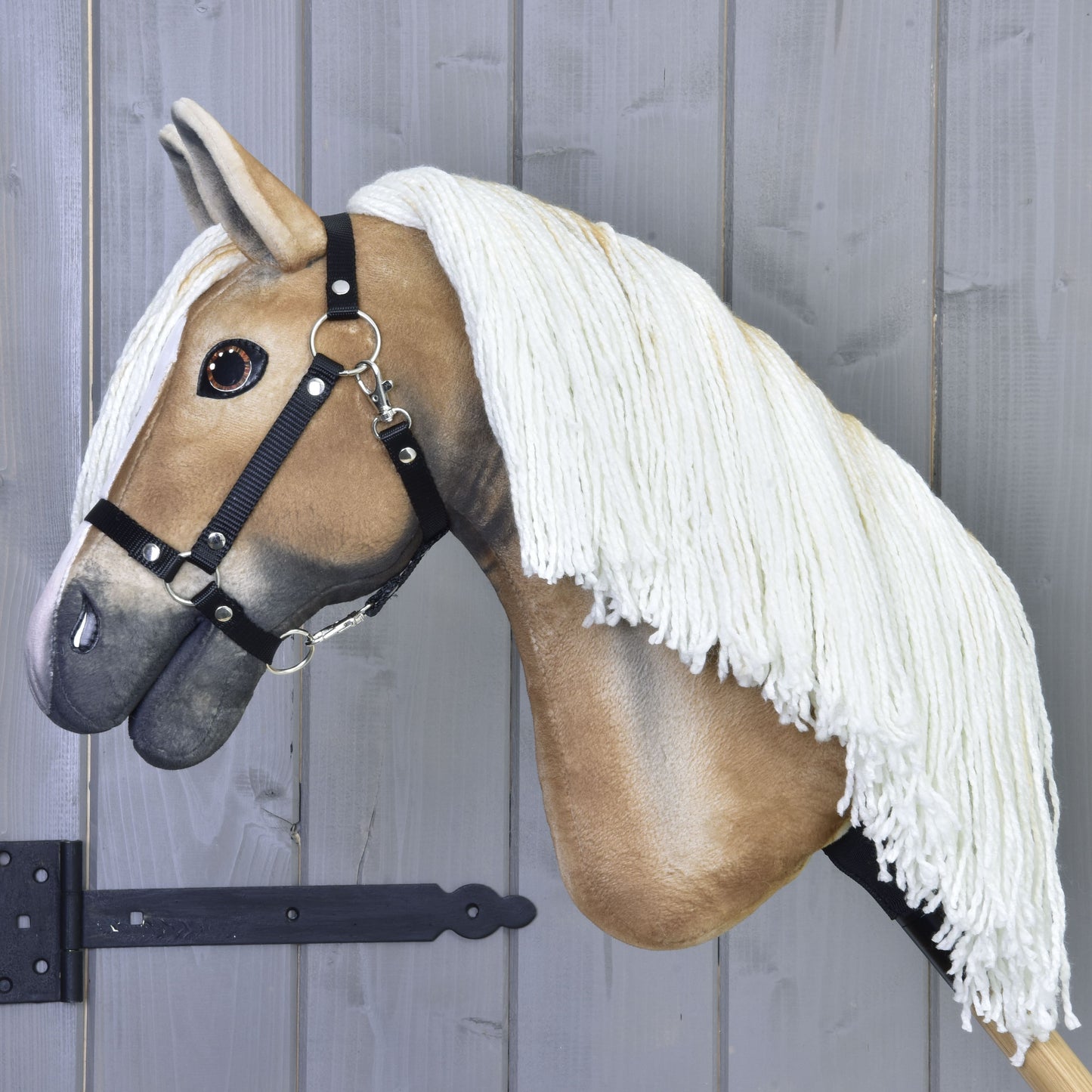 Hobby Horse Connie met Zwart Halster
