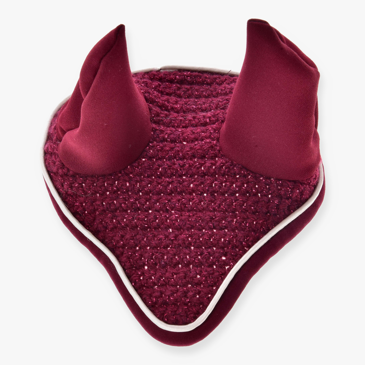 Hobby Horse Oornetje gehaakt Lux Maroon van LarDen, glinsterend bordeauxrood haakwerk met bijpassende oren en witte bies