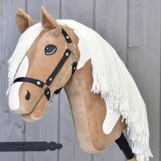 Hobby Horse Fury met Zwart Halster