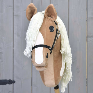 Hobby Horse Fury met Zwart Halster