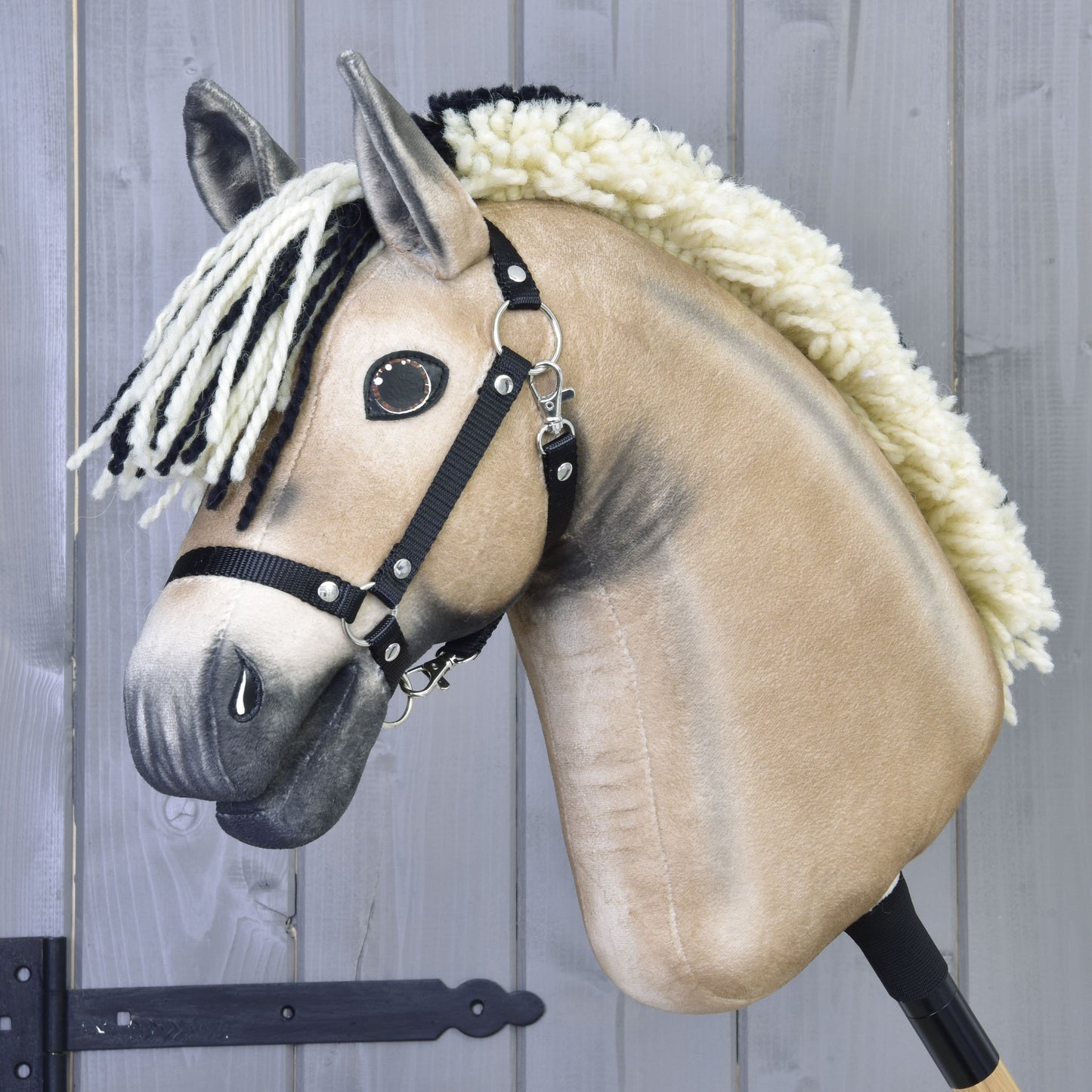 Hobby Horse Ozzy met zwart Halster