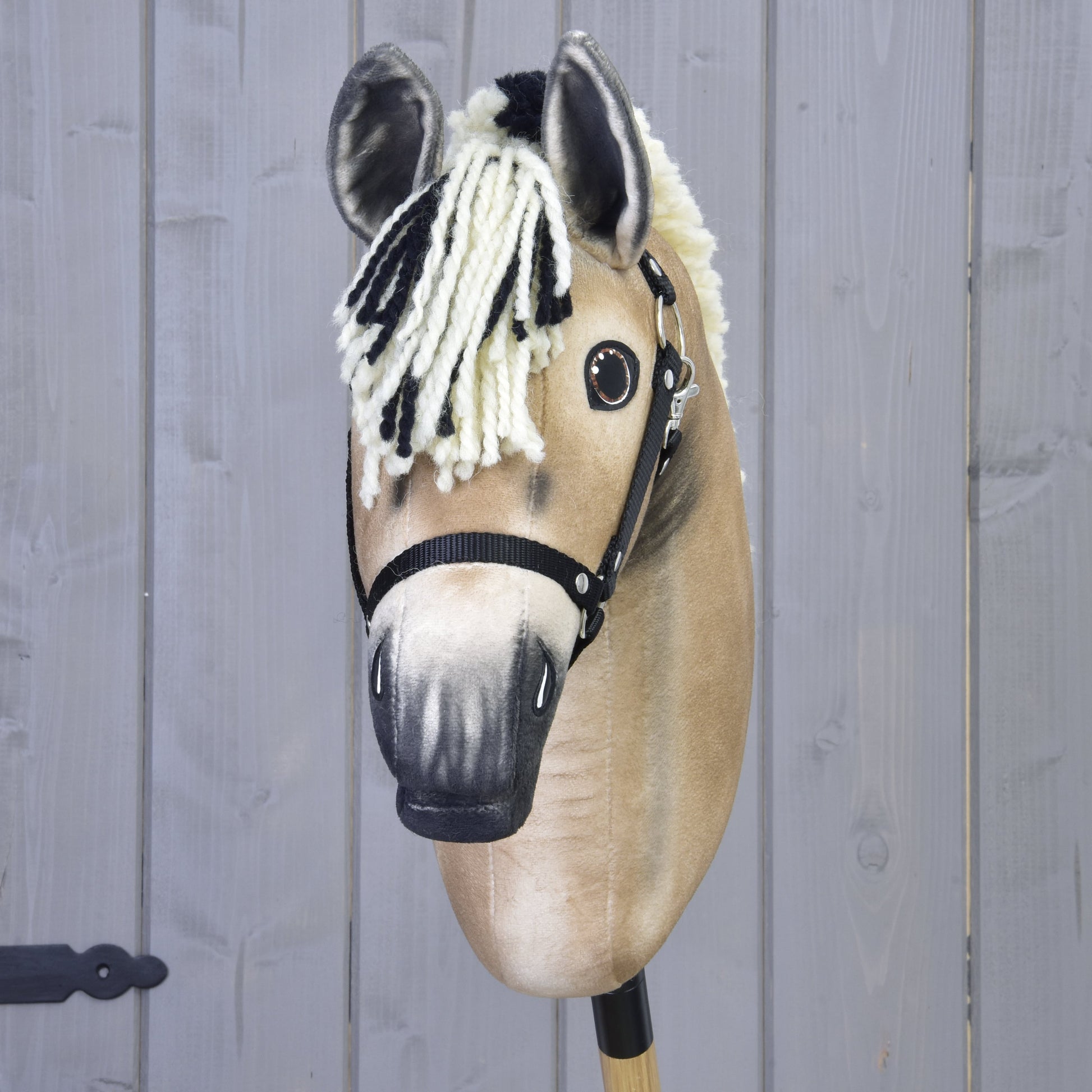 Hobby Horse Ozzy met zwart Halster