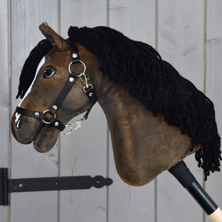 Hobby Horse Sundance met zwart halster