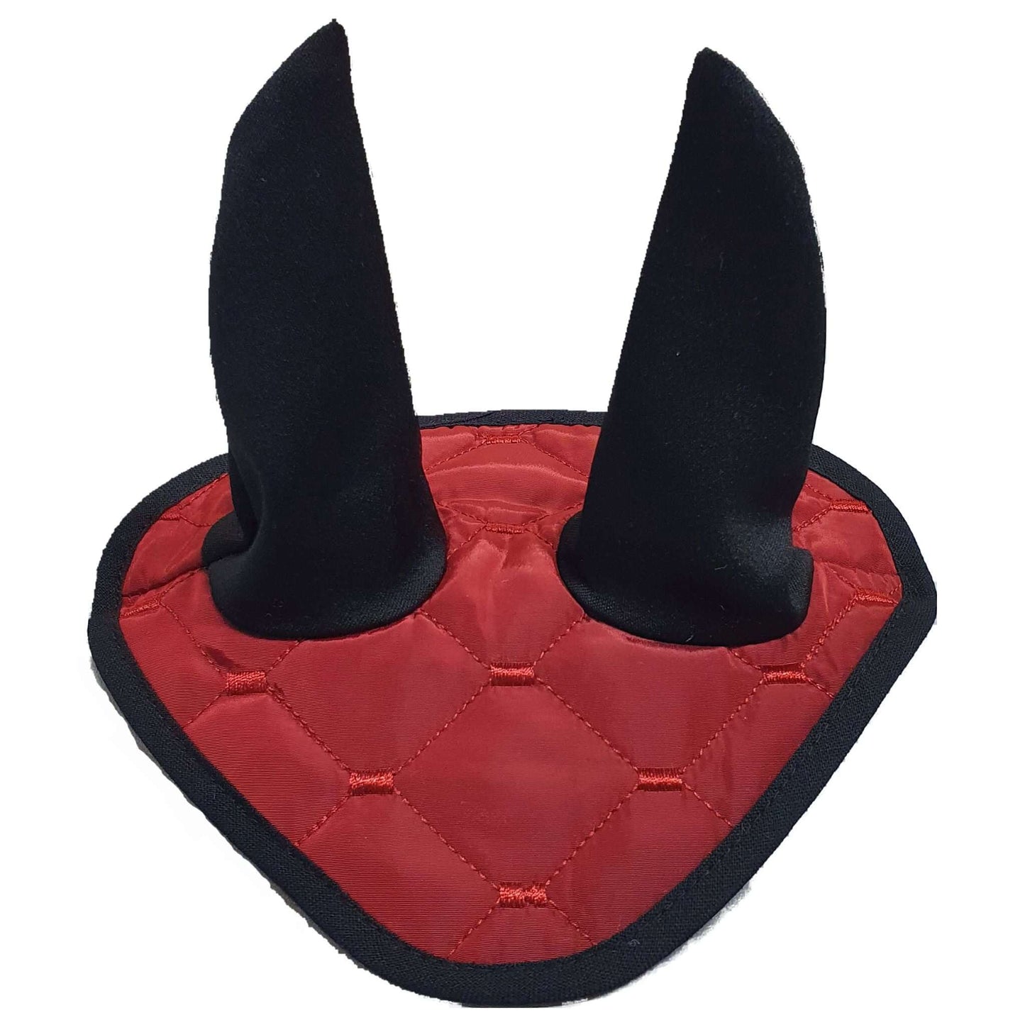 Oornetje Thermo Bordeaux van Hobby Horse LarDen met rode gewatteerde stof, zwarte rand en hoge zwarte oorstukken, voor stijlvolle insectenbescherming in een klassiek vliegenmutsontwerp voor paarden